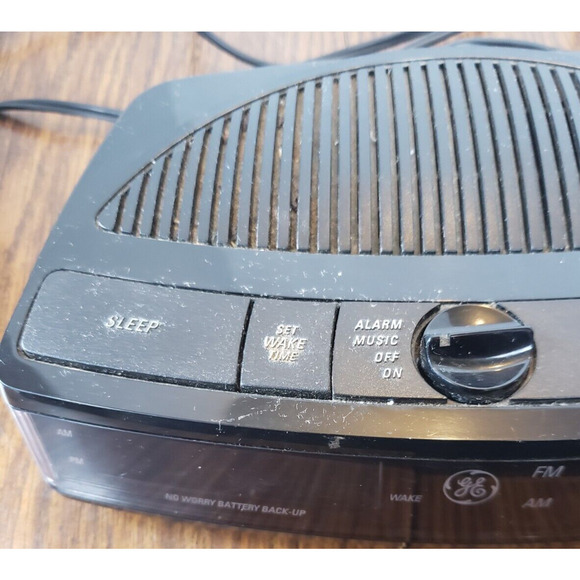 GE Vintage Clock Radio Black Model No 7-4615A AM FM Radio Tested Working - Picture 9 of 13